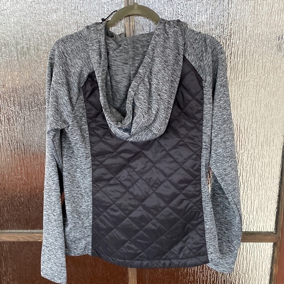 Forever 21 Sports luxe quilted jacket size L. EUC - Picture 3 of 3